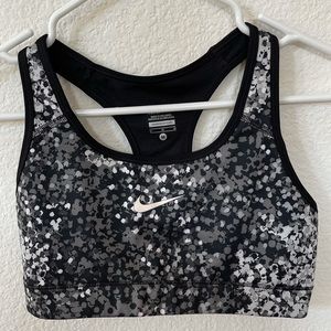 NIKE Swoosh Dri-FIT Racerback Sports Bra